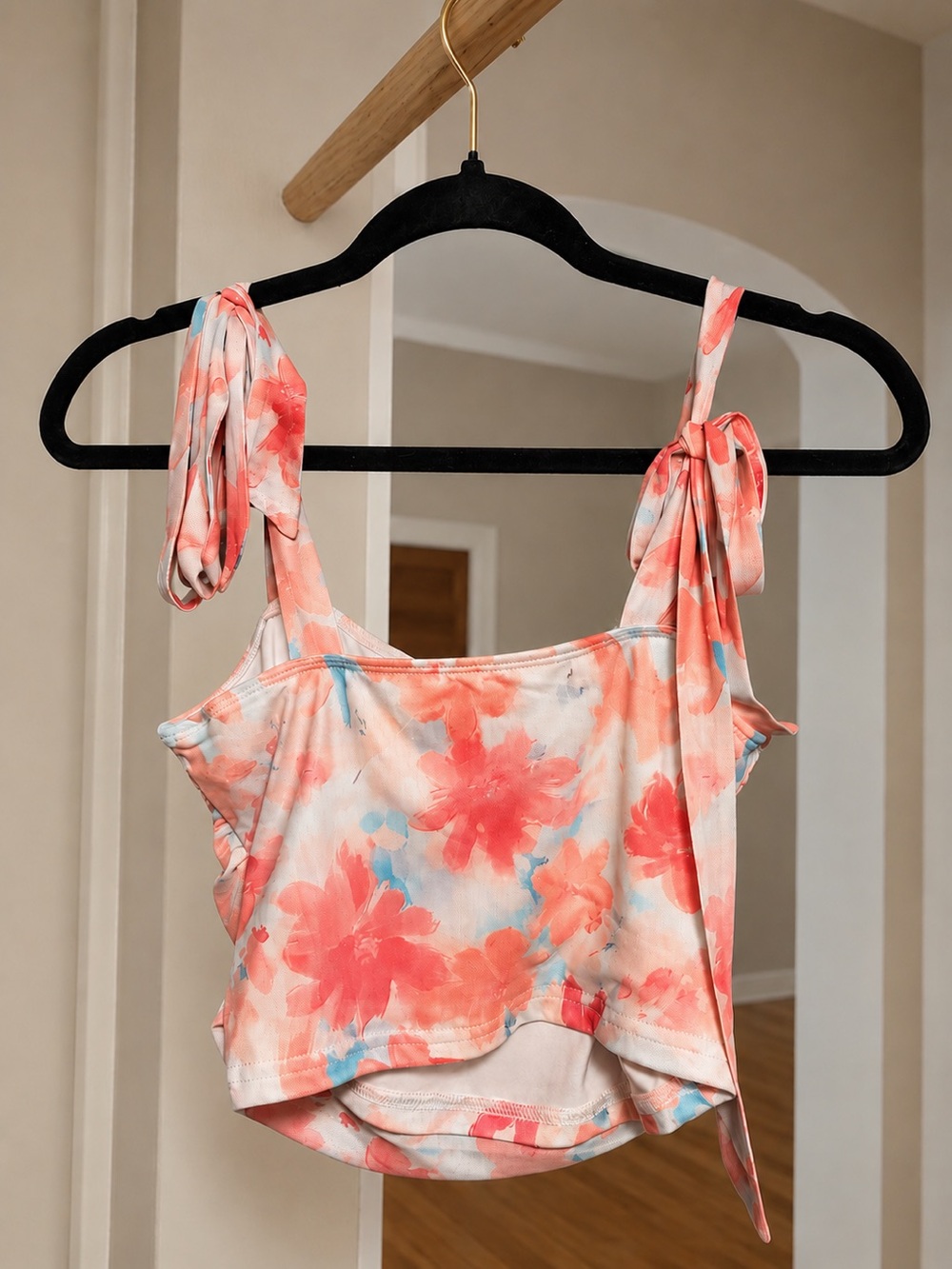 Floral Tie Strap Crop Top Tank - Picture 2 of 3